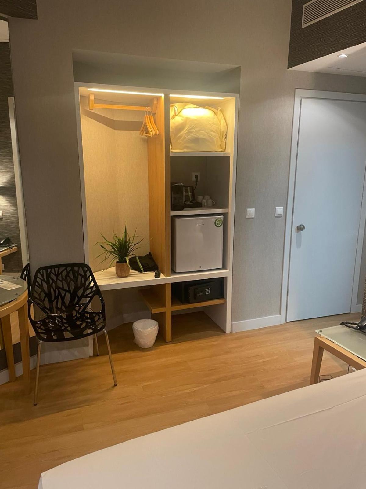 Kreoli Hotel Атина Екстериор снимка