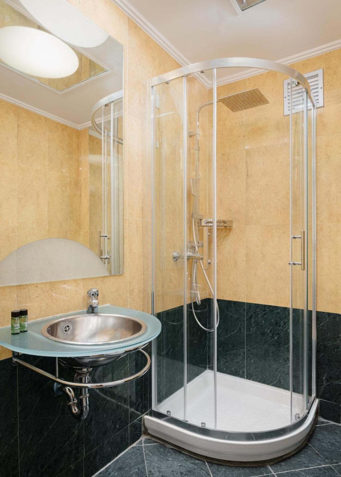 Kreoli Hotel Атина Екстериор снимка